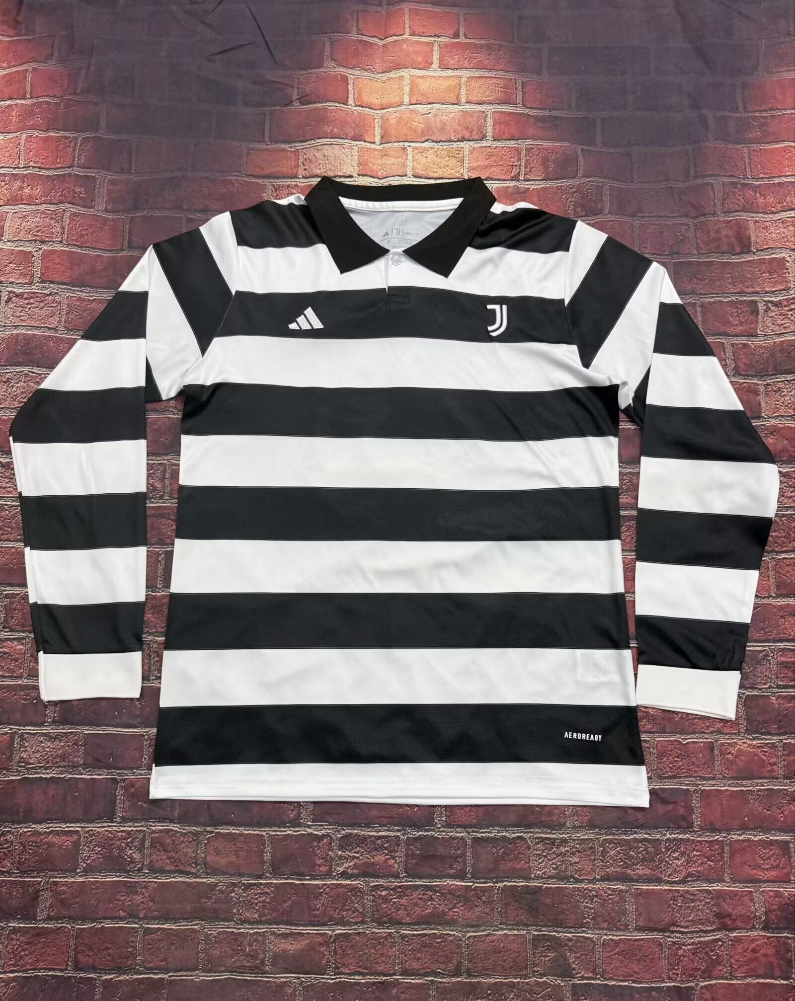 AAA Quality Juventus 25/26 Fourth Black/White Long Soccer Jersey